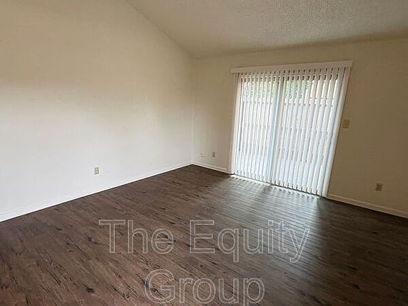 3rd image of 1400 W Elowin Ave