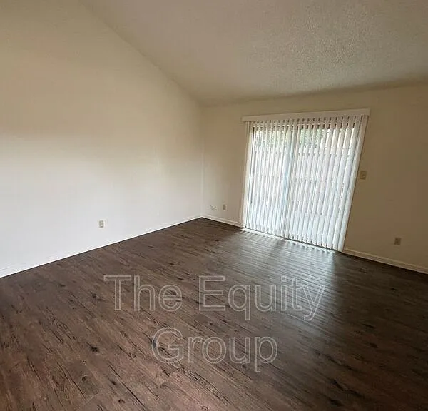 1400 W Elowin Ave — Photo 3