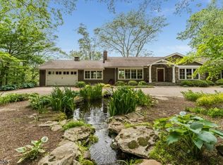 12 Woodland Rd, Pittstown, NJ 08867