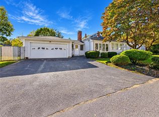 11 Hemlock Dr, Johnston, RI 02919