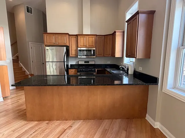 Building Photo - 5520 W Edmunds St #1