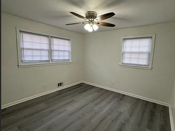 5th image of 1950 Hazelwood Dr SE