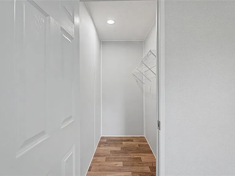 7250 SW 10th St — Photo 20