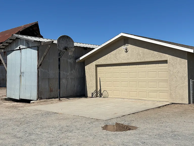 15930 E State Highway 120 — Photo 4
