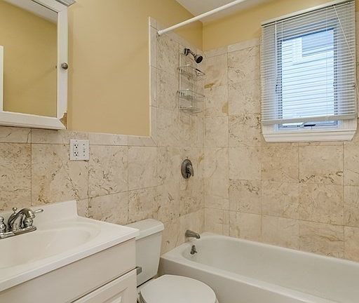 5th image of 164 Boylston St