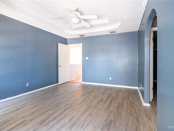 5th image of 3209 Black Oak Ln