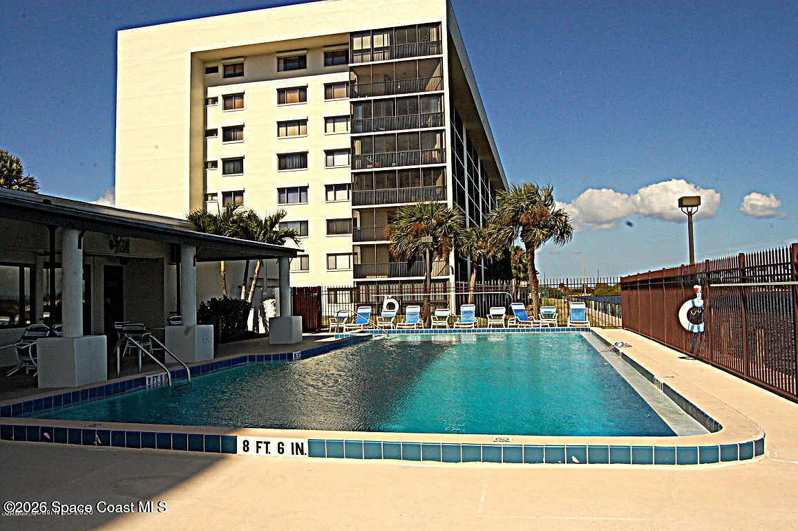 2 bed, 4.0 bath, 1269 sqft, $2,400 — Photo 3