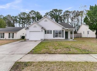 120 Lowndes Rd, Goose Creek, SC 29445