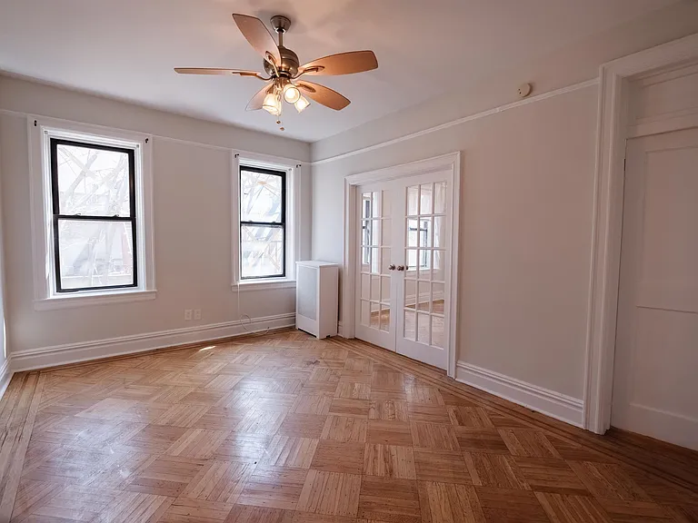 76 Romaine Ave #4 — Photo 8