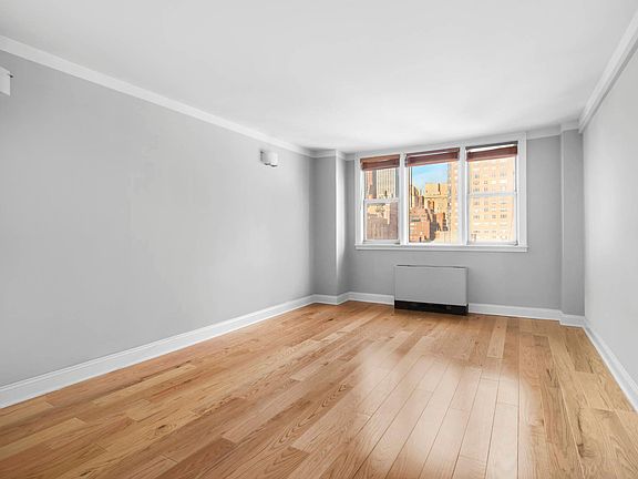 4th image of 201 E 36th St APT 11E