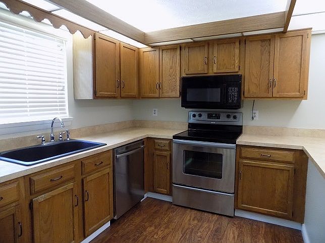 2nd image of 7322 SE Jamestown Ter