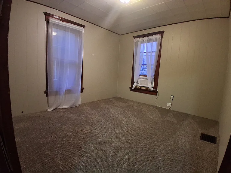 926 Dueber Ave SW #B — Photo 6