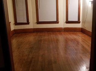 720 W 9th St, Waterloo, IA 50702