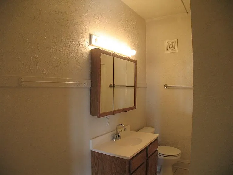 502 Bryan St #D — Photo 16