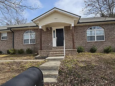503 Locust St — exterior photo