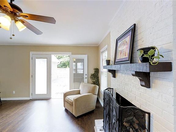 4th image of 4401 Forest Walk Dr