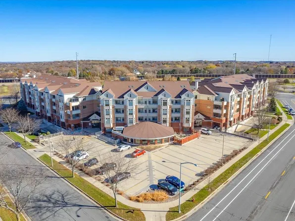 301 Harbour Town Drive #207, Madison, WI 53717