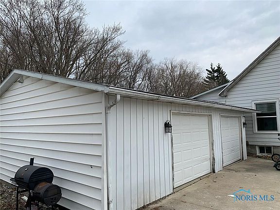 3rd image of 321 W Water St