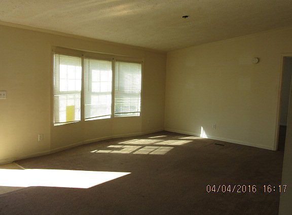 2nd image of 129 Miller St