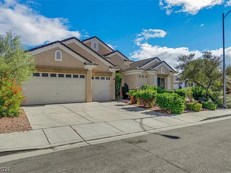 2149 Sentito Cir — Photo 2