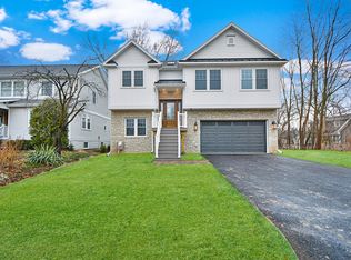 23298 W Hillcrest Dr, Lake Zurich, IL 60047