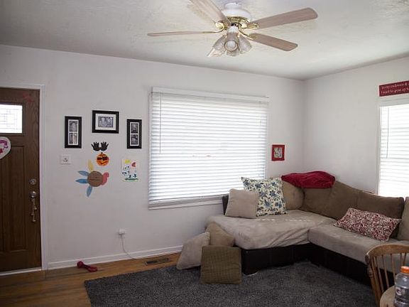 4th image of 463 Parkway Ave