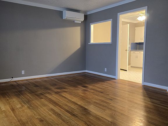 5th image of 583 Delmar Dr N