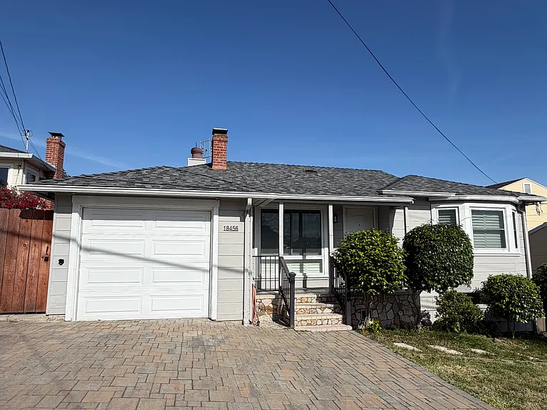 18456 Milmar Blvd — Photo 1