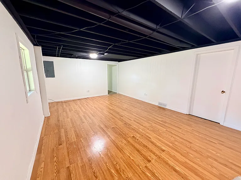 1827 Georgia St — Photo 15
