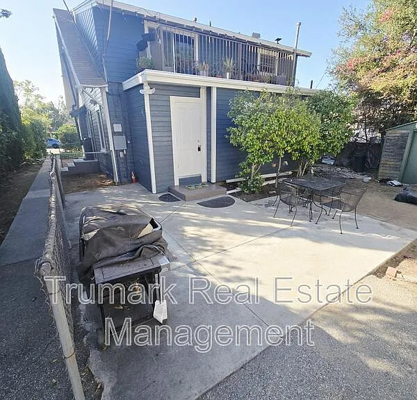 433 W Garfield Ave — Photo 6