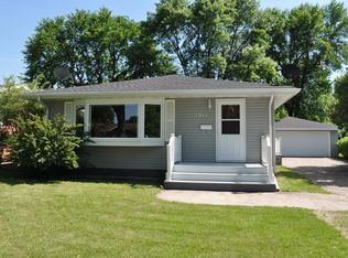 1011 Campbell Dr, Grand Forks, ND 58201