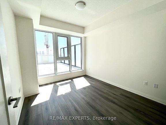 4th image of 9000 Jane St #222