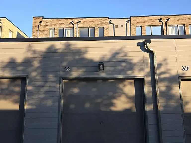 28 Green Gardens Blvd — Photo 25