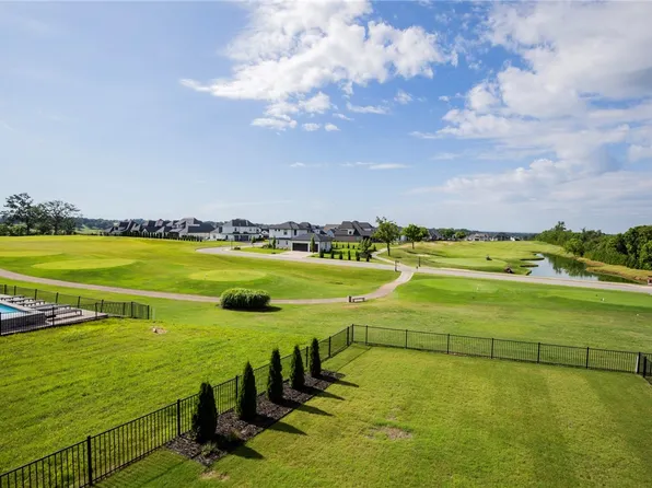 8110 W Kettering Ct, Rogers, AR 72758