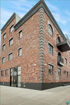 Rented by EXR | media 2