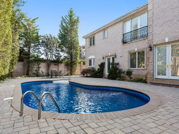 104 Malba Drive image 2 of 25