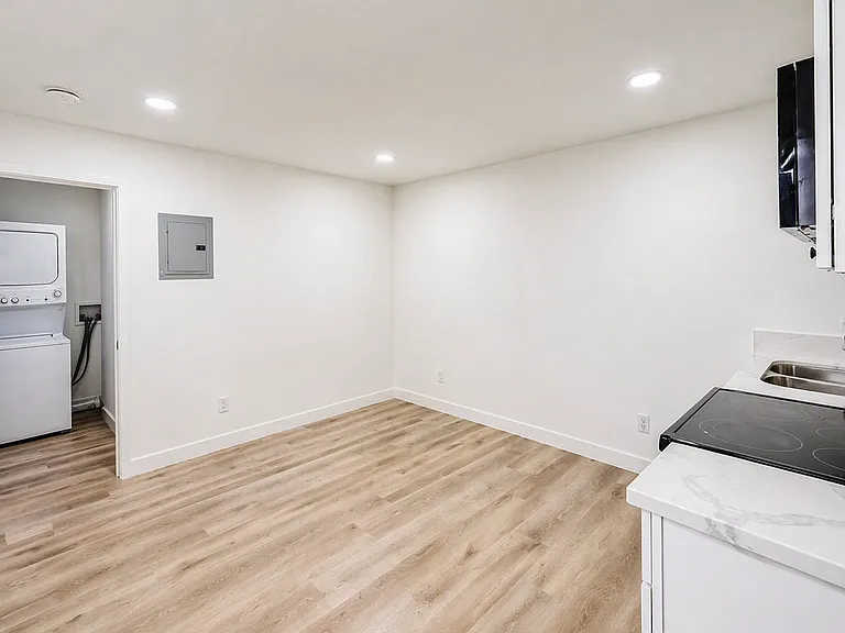 1135 E Alexander Ave — Photo 3