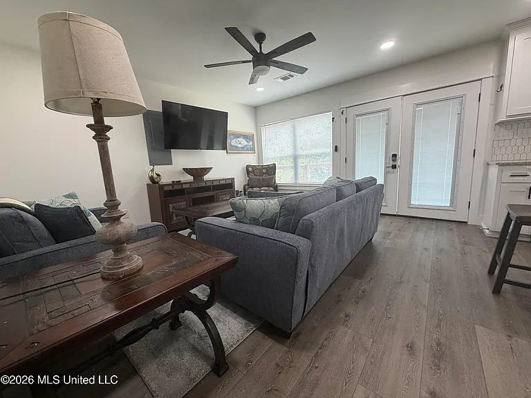4060 Cardinal St — Photo 11