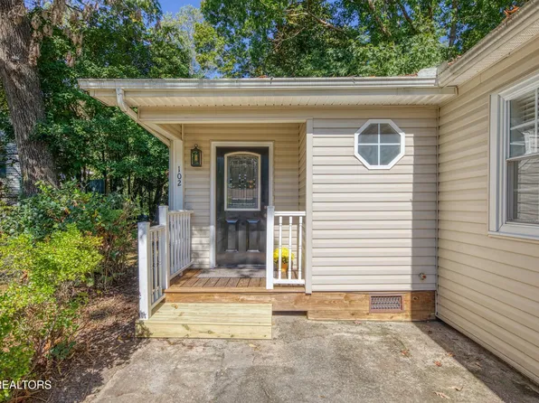 102 Decatur Rd, Oak Ridge, TN 37830