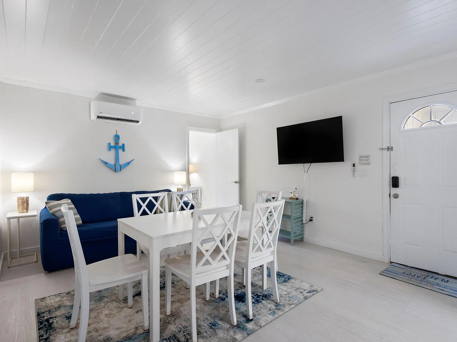 3 bed, 1.0 bath, 870 sqft, $3,450 — Photo 3