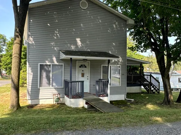 226 Windrose Ave, Altoona, PA 16602