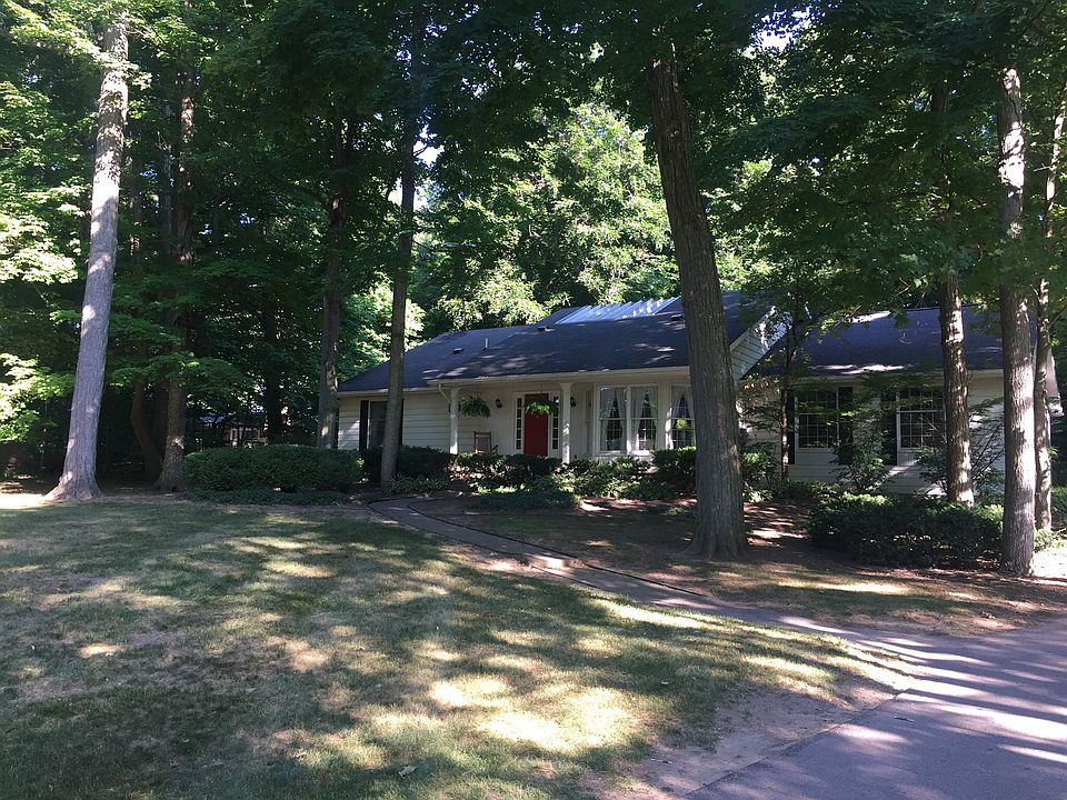1st image of 2063 Forest Dr