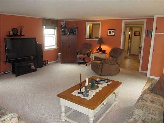 4th image of 13 Oatka Pl