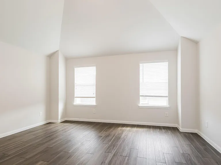 2451 Gibbs Bend Ct — Photo 9