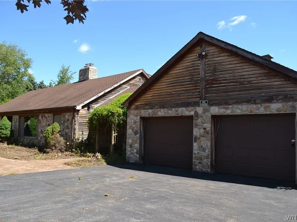 7951 Hunters Creek Rd, Holland, NY 14080