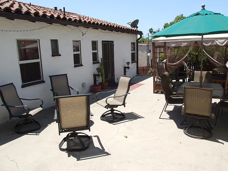 4307 York Blvd — Photo 5