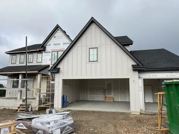 5537 Rolling Hills Pkwy, Victoria, MN 55318