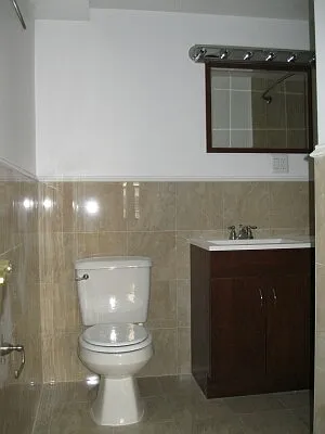 Rented by Tower Brokerage | media 52