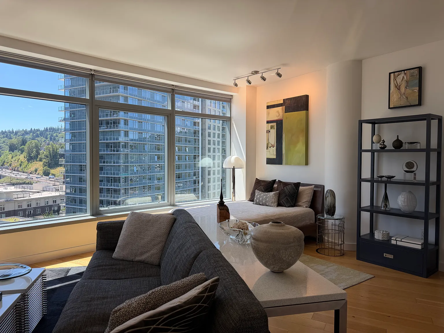 Studio, 636 sqft, $1,600 — Photo 3