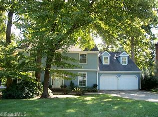 906 Rollingwood Dr, Greensboro, NC 27410